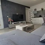 Apartment Mala Mare - With Heated Pool